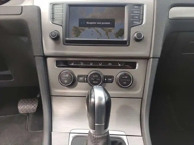 Volkswagen Golf view 15