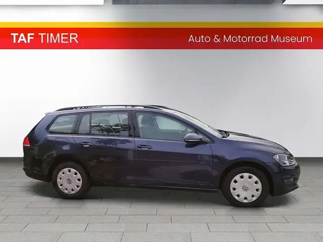 Volkswagen Golf view 6