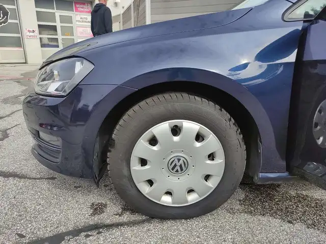 Volkswagen Golf view 5
