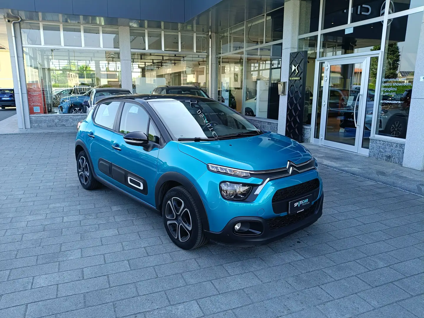 Citroen C3 1.5 BlueHDi 100cv SHINE Verde - 1