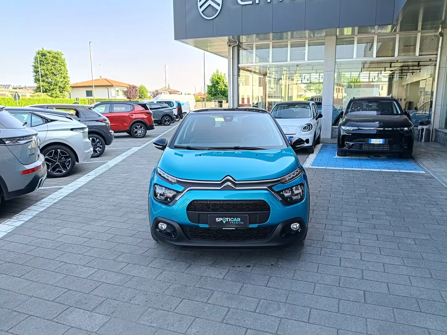 Citroen C3 1.5 BlueHDi 100cv SHINE Verde - 2