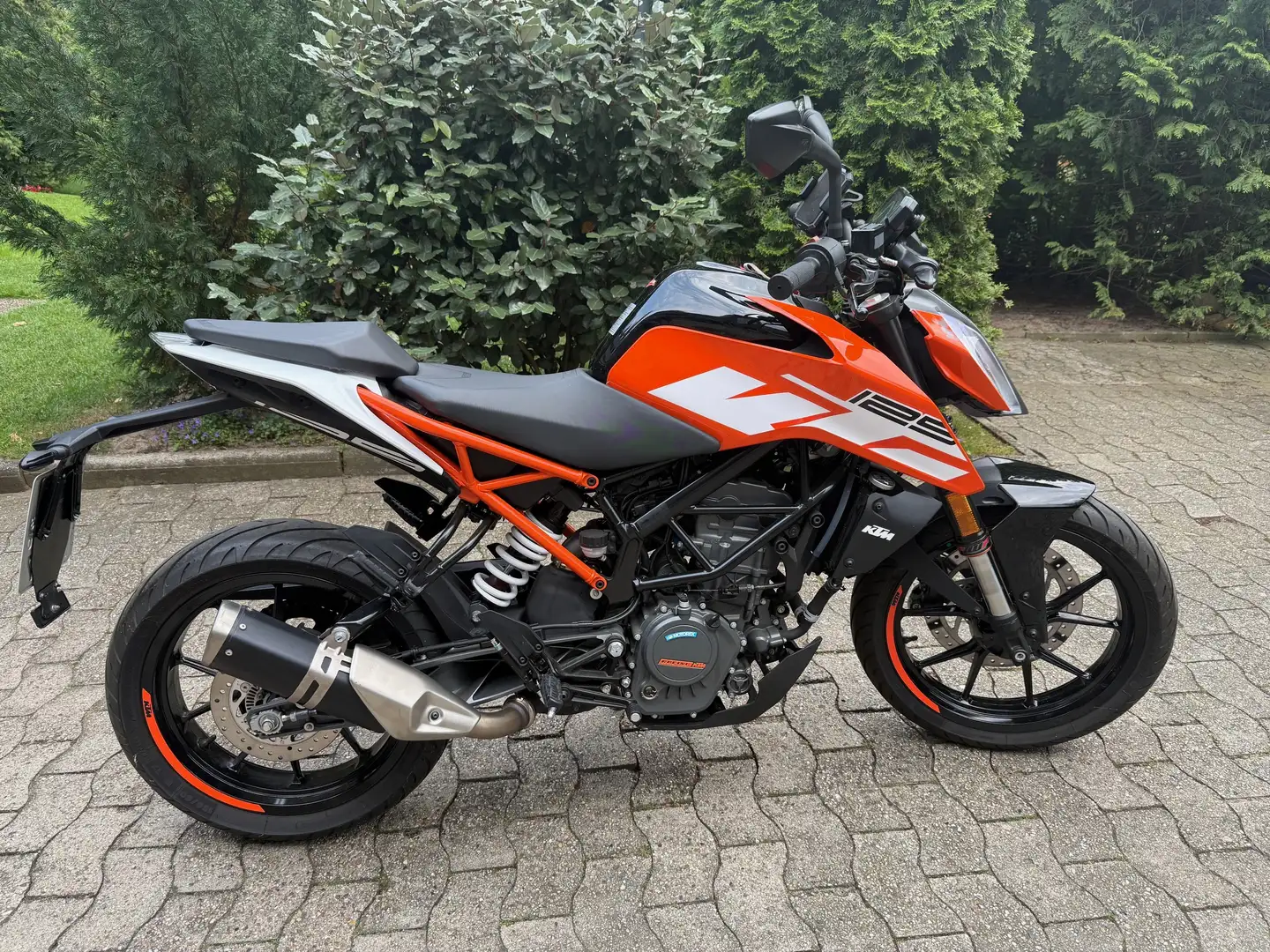 KTM 125 Duke Orange - 1