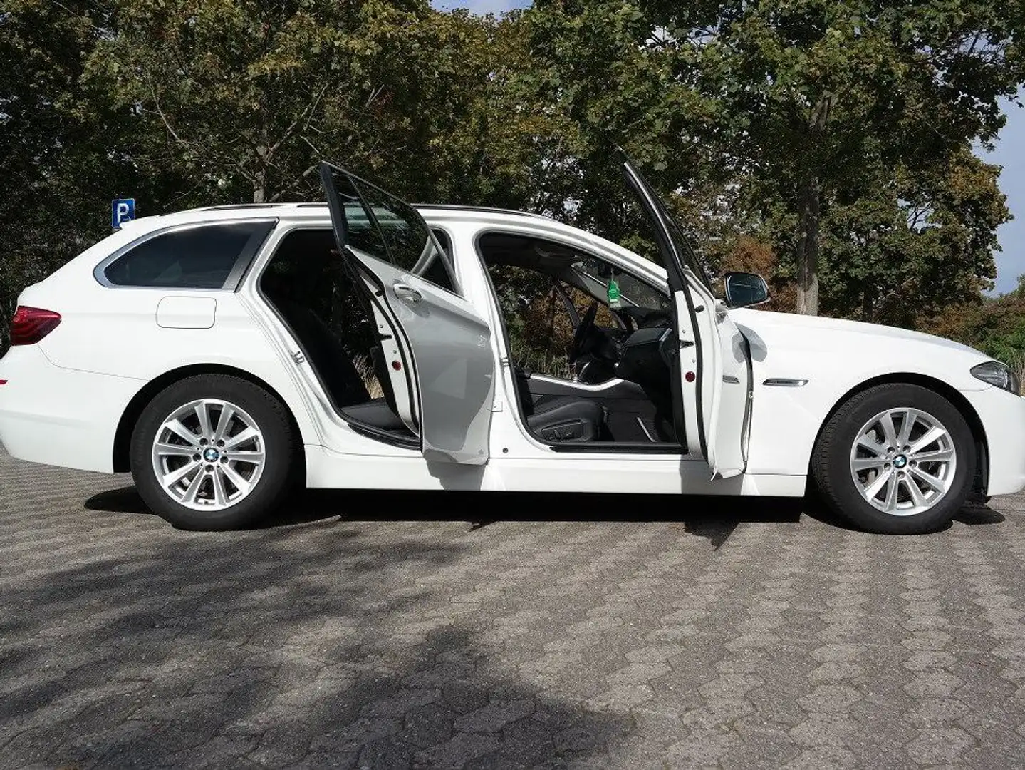 BMW 525 525d Touring Sport, Panoramadach ,Standheizung Grün - 2