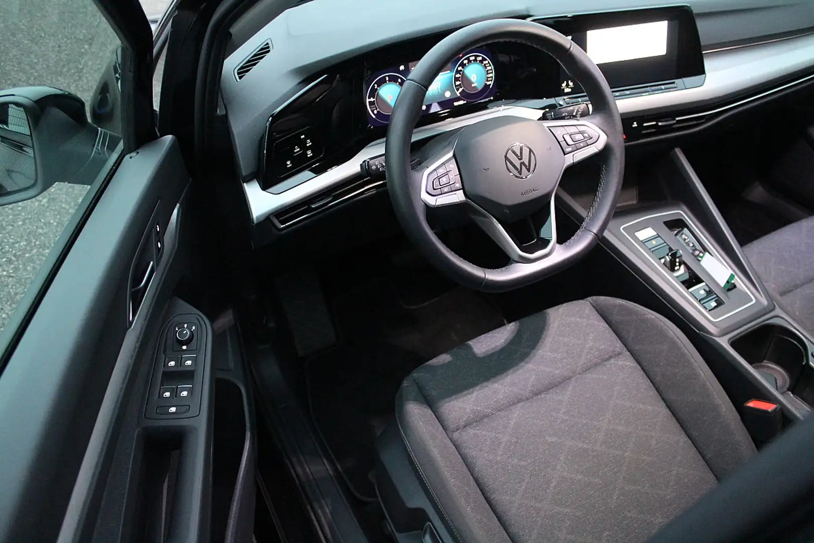 Volkswagen Golf 2,0 TDI Life DSG Digitacho,LED,ACC,Spurhalteass... Schwarz - 2