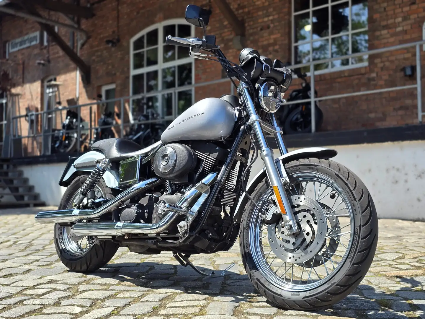 Harley-Davidson Dyna Super Glide FXDX Dyna Super Glide Sport Silber - 1