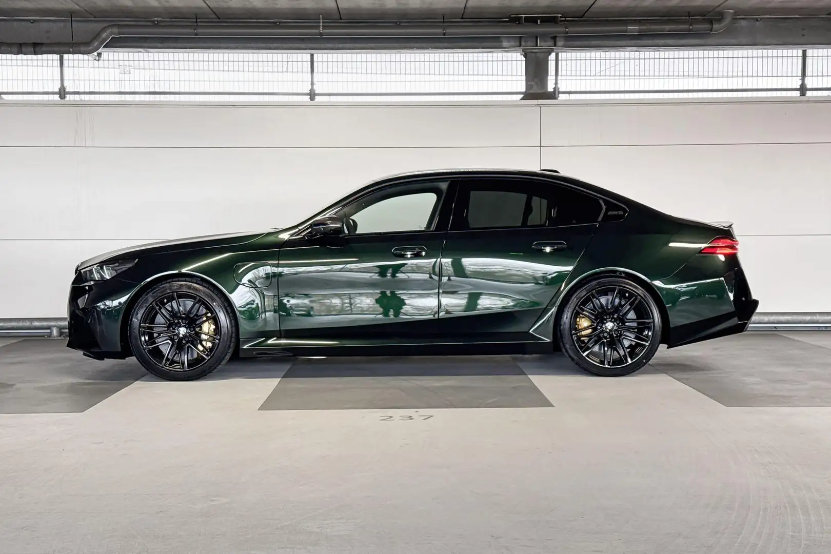 BMW M5 Sedan Groen - 2