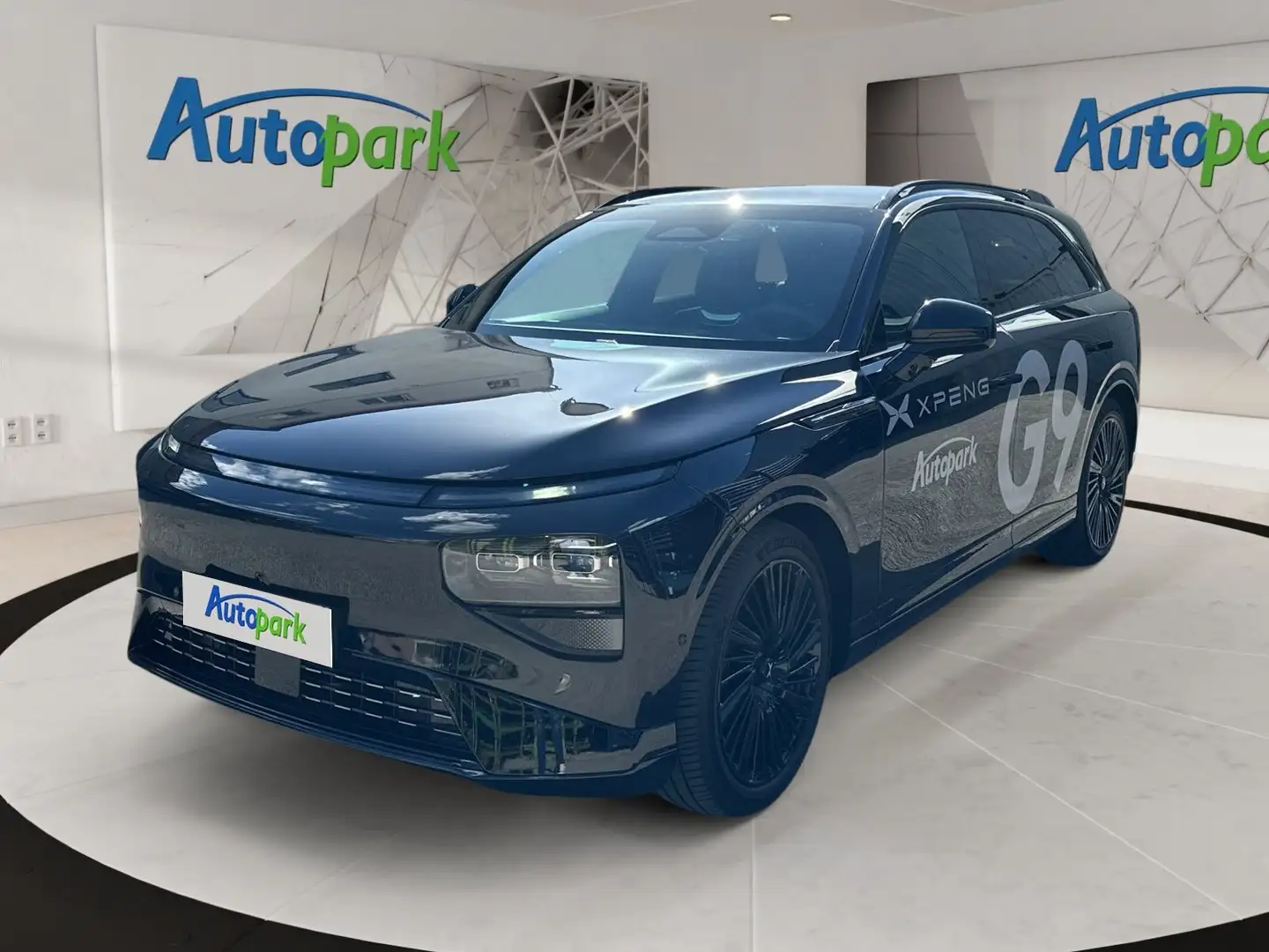 Xpeng G9 AWD Performance Schwarz - 1