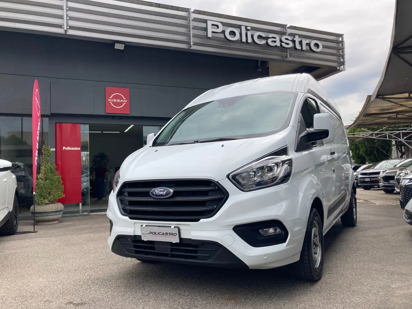 Ford Transit Custom 2.0 tdci 130cv PASSO LUNGO TETTO ALTO NAVI PDC Bianco - 1