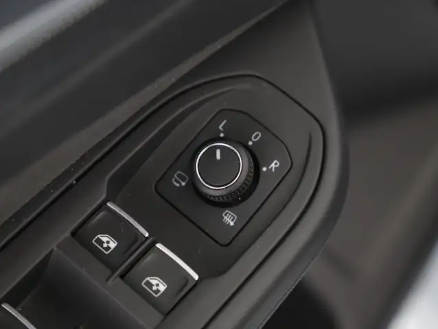 Volkswagen Golf view 20