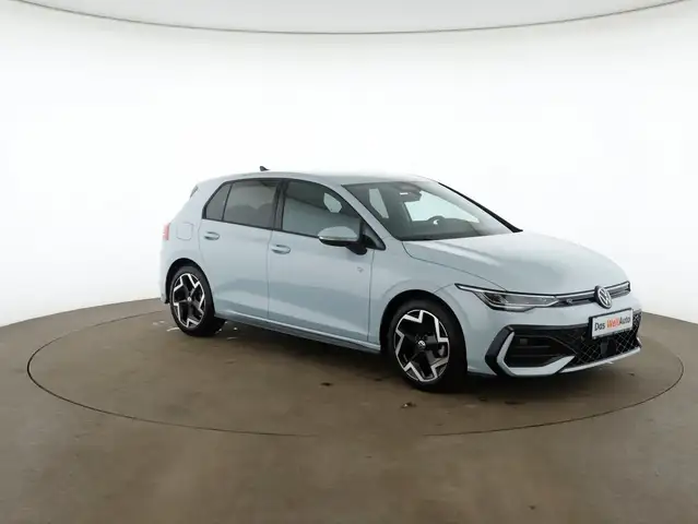 Volkswagen Golf view 2