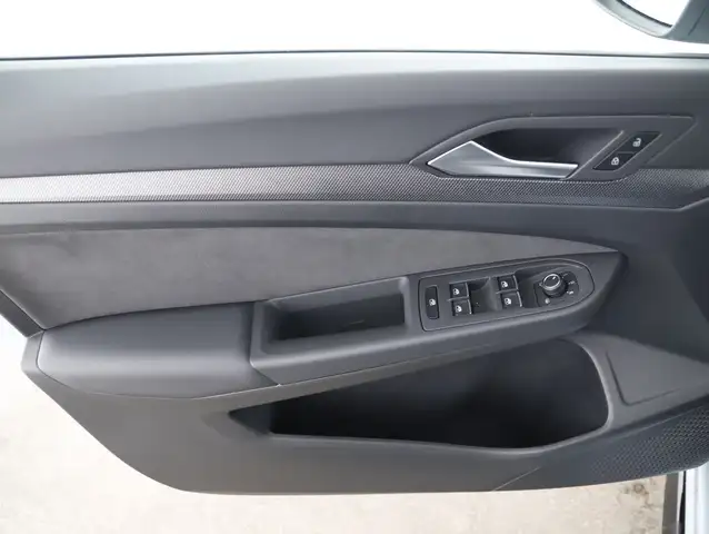 Volkswagen Golf view 19