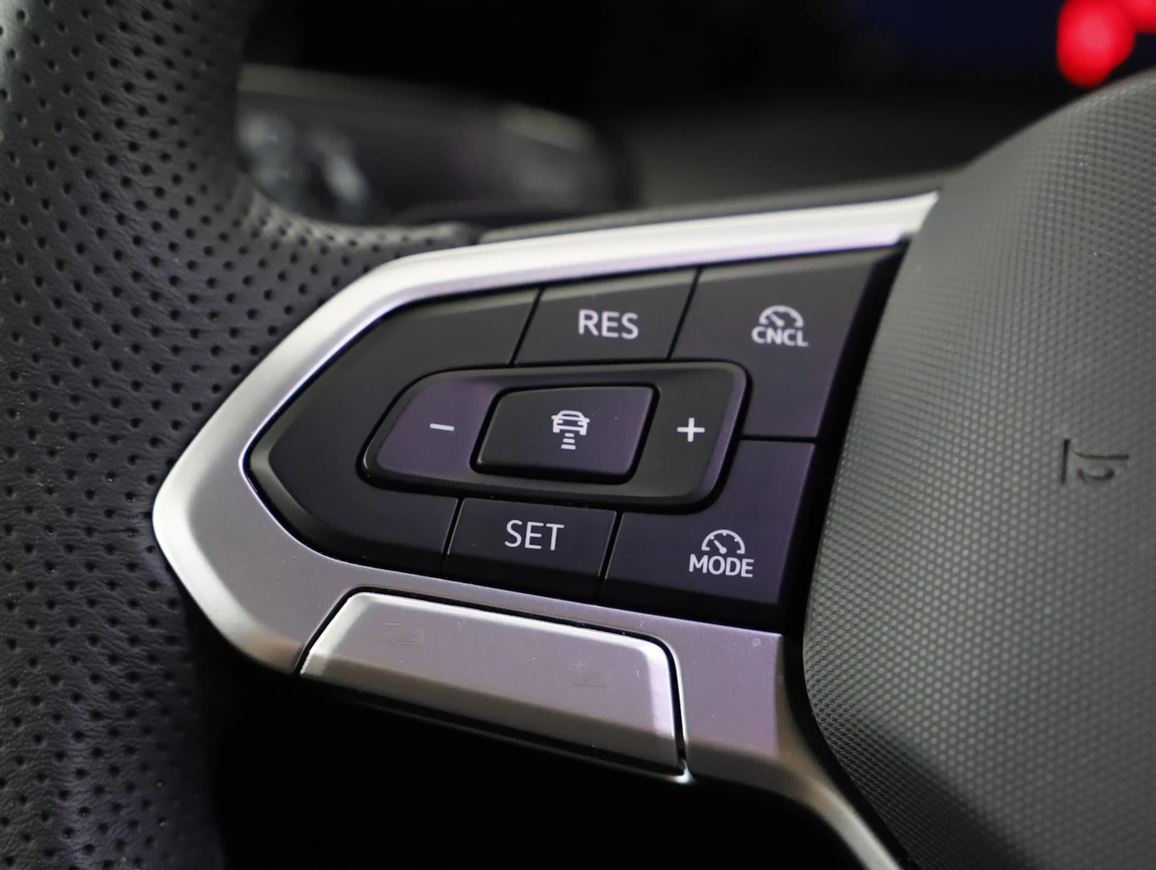 Volkswagen Golf R R-Line mHEV TSI DSG — photo 12