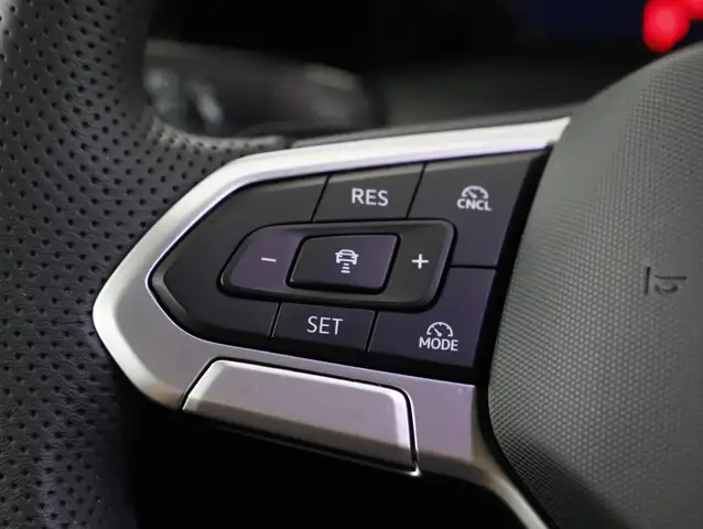 Volkswagen Golf view 12