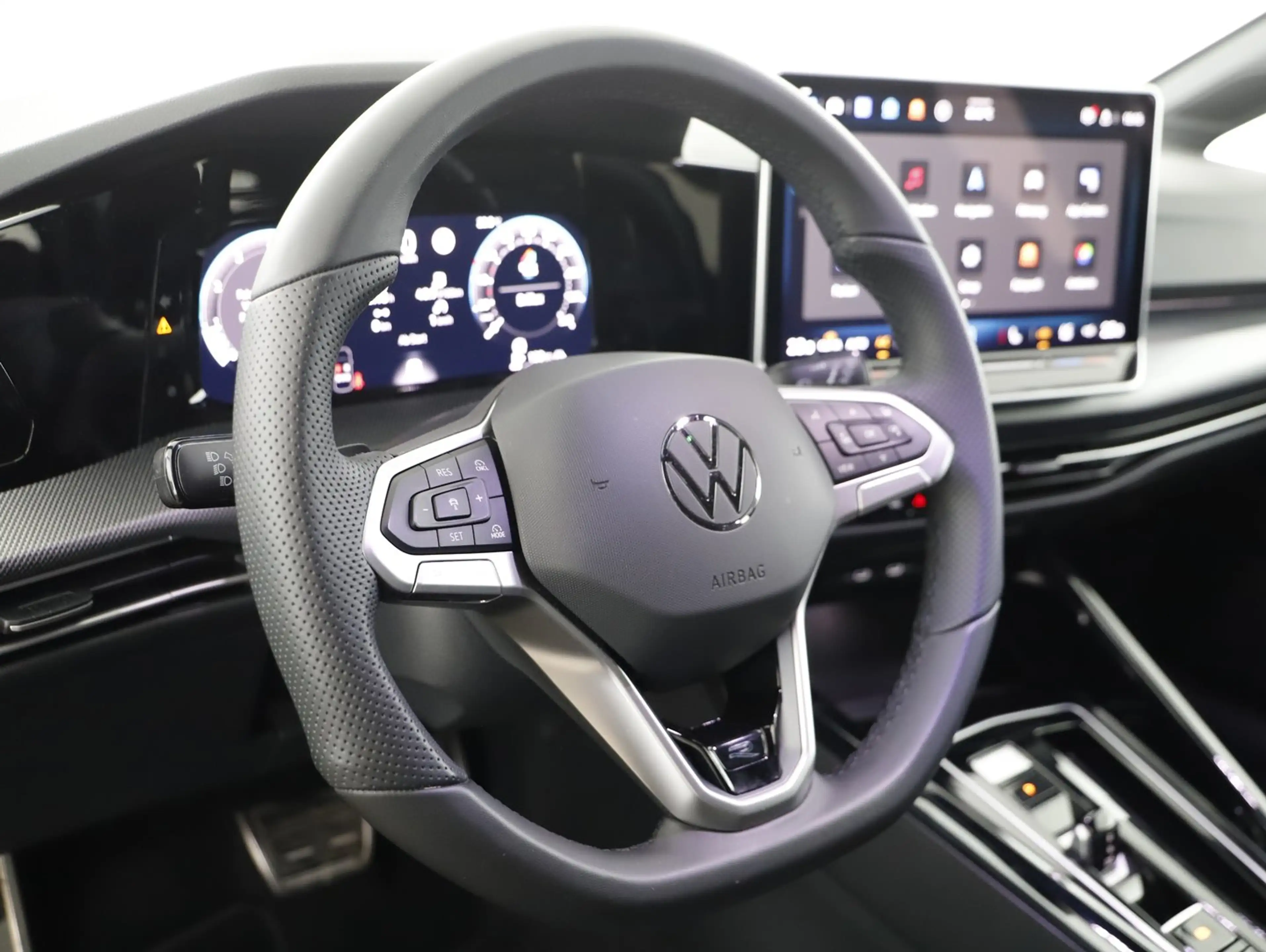 Volkswagen Golf R R-Line mHEV TSI DSG — photo 11