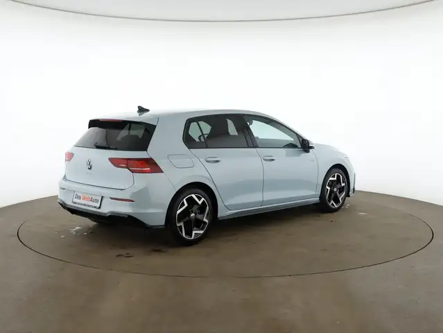 Volkswagen Golf view 4