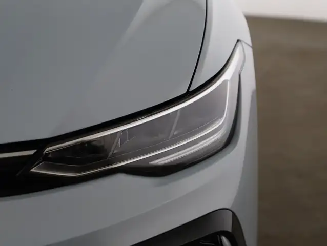 Volkswagen Golf view 23