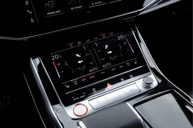 Audi RS Q8 view 20