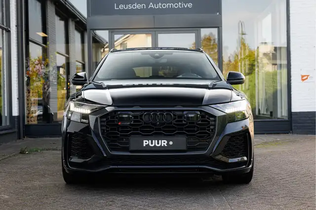 Audi RS Q8 view 7