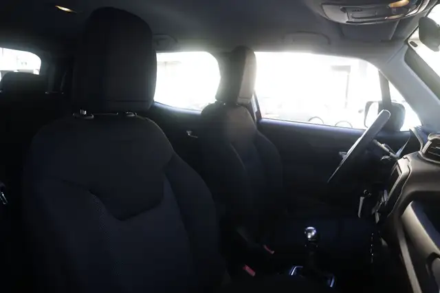 Jeep Renegade view 6