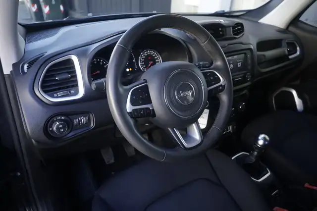 Jeep Renegade view 14