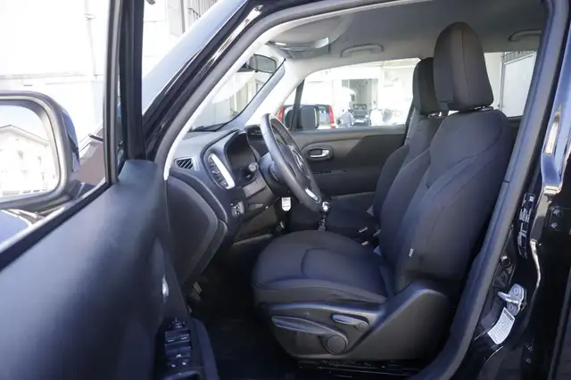 Jeep Renegade view 17