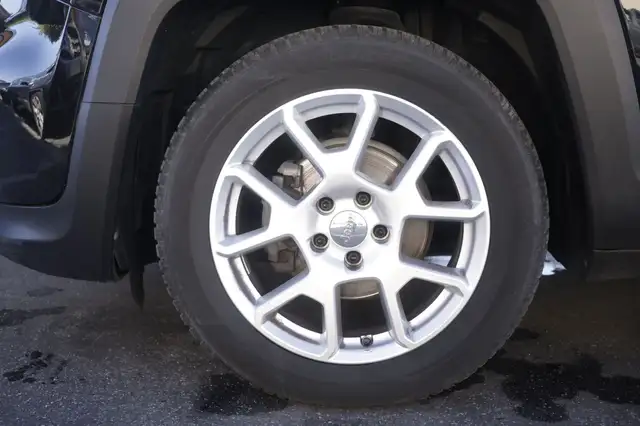 Jeep Renegade view 5