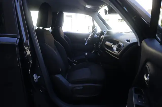 Jeep Renegade view 10