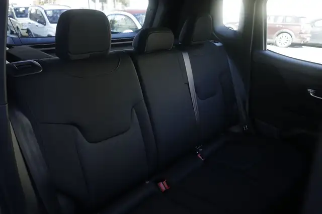 Jeep Renegade view 12