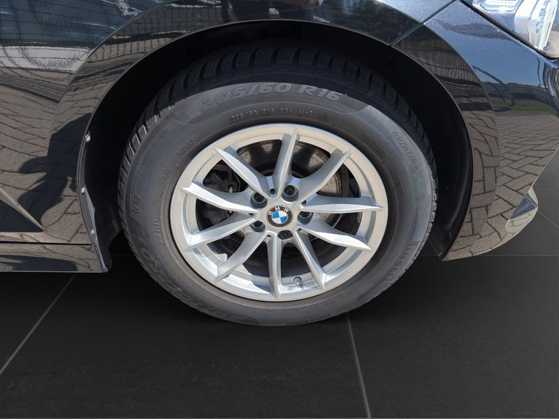 BMW 318 d Touring — photo 9