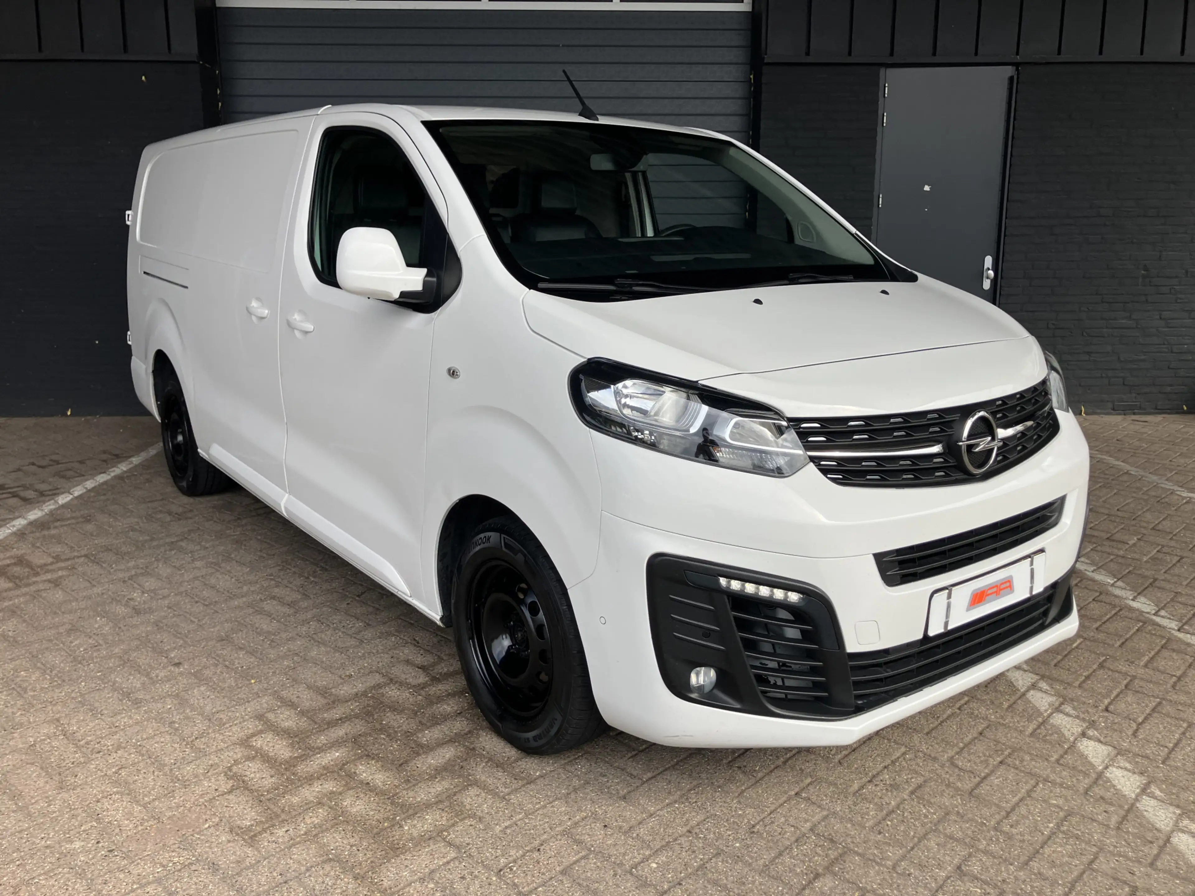 Opel Vivaro 2.0 CDTI L2H1 Edition — photo 2