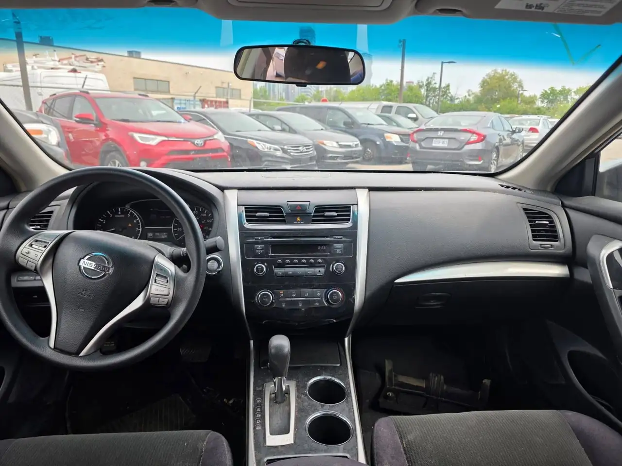Nissan Altima снимка Nissan Altima