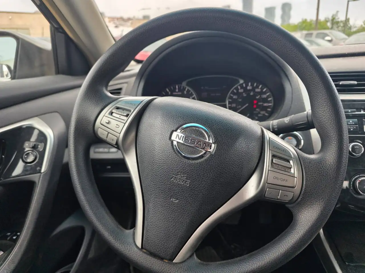 Nissan Altima снимка Nissan Altima