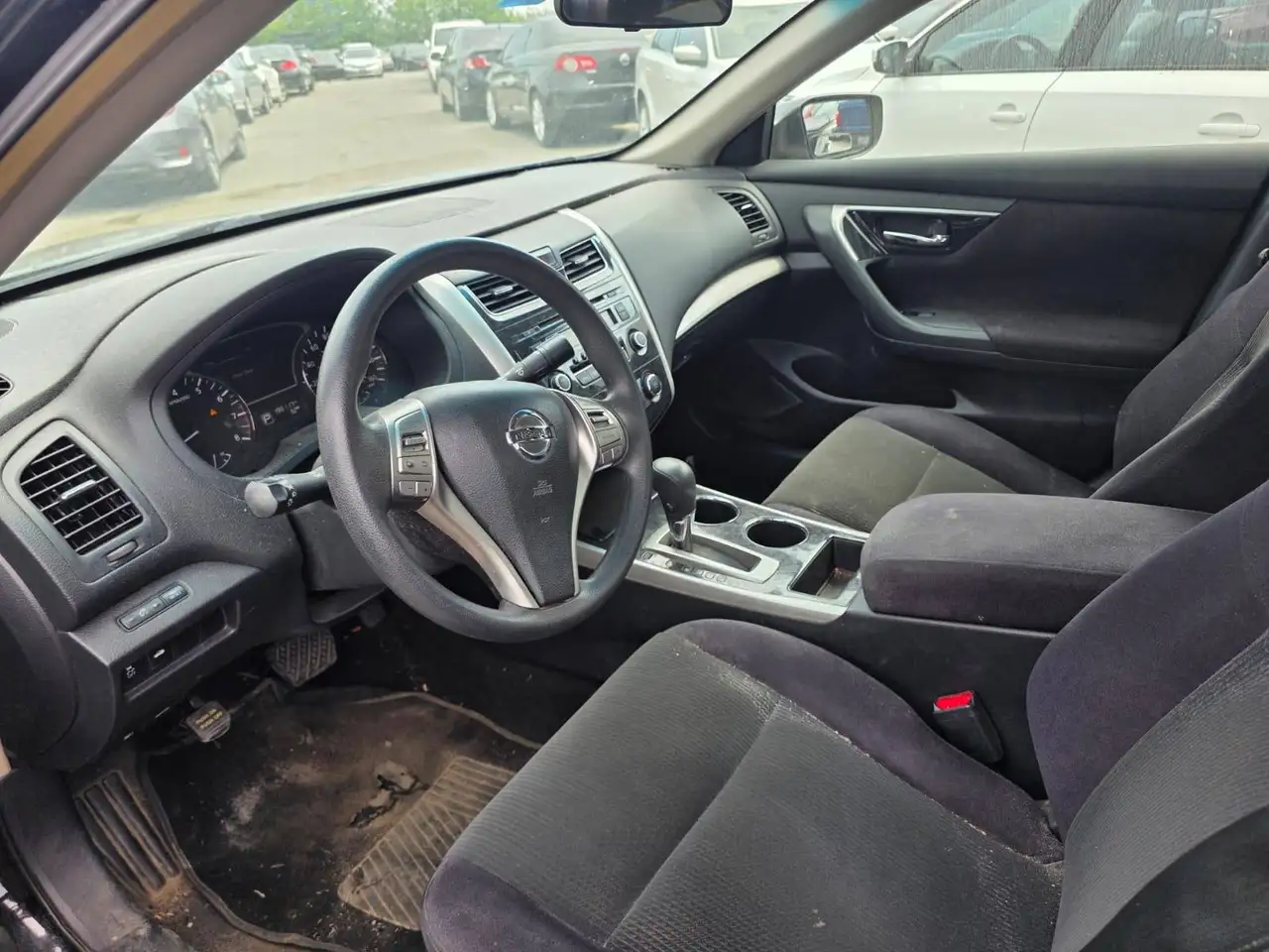 Nissan Altima снимка Nissan Altima