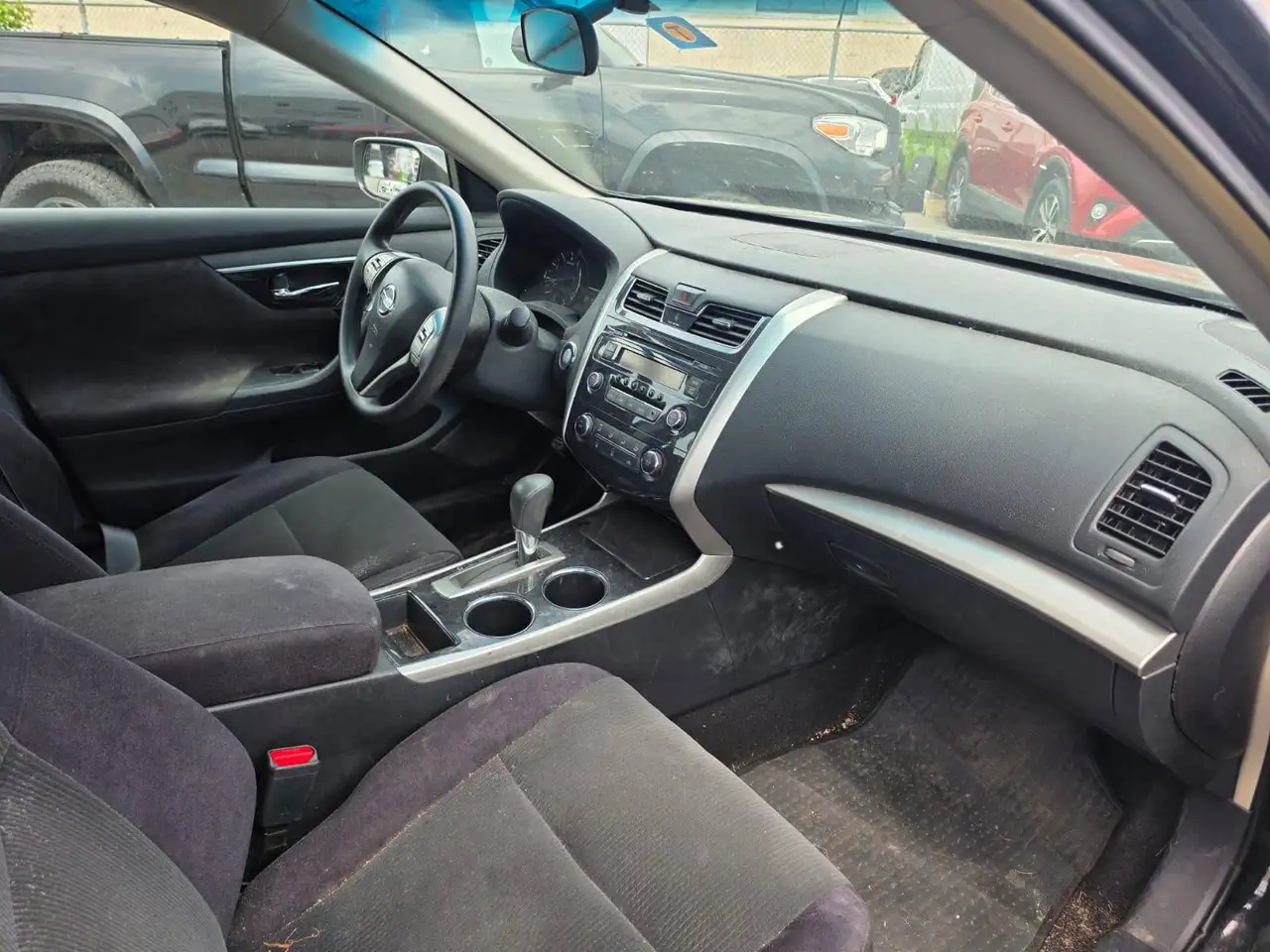 Nissan Altima снимка Nissan Altima