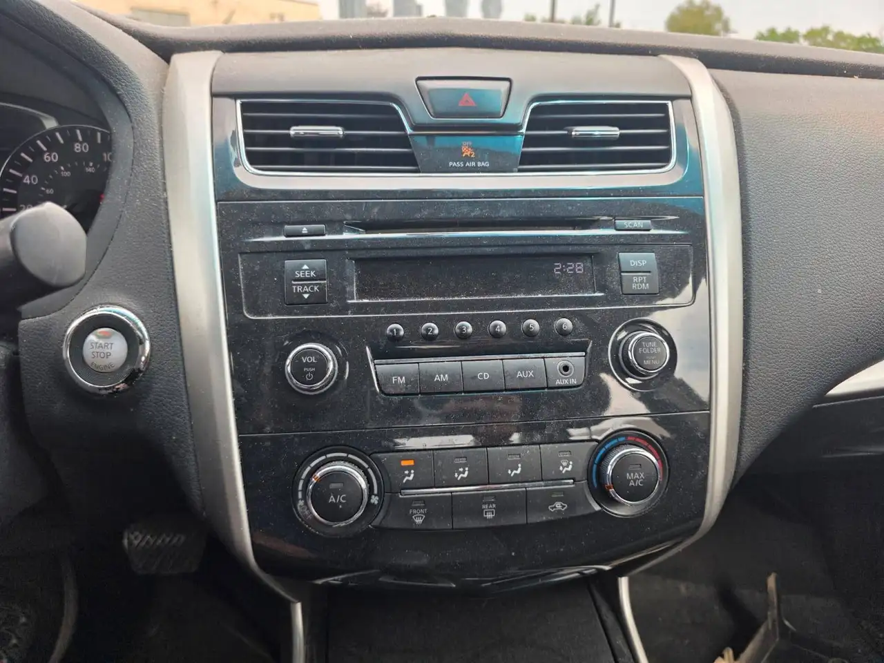 Nissan Altima снимка Nissan Altima
