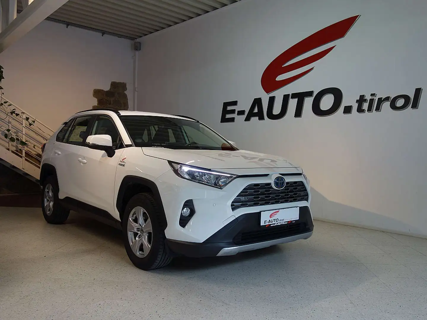 Toyota RAV 4 2,5 Hybrid AWD *ASSISTENZ *GARANTIE *GEPFLEGT Weiß - 1