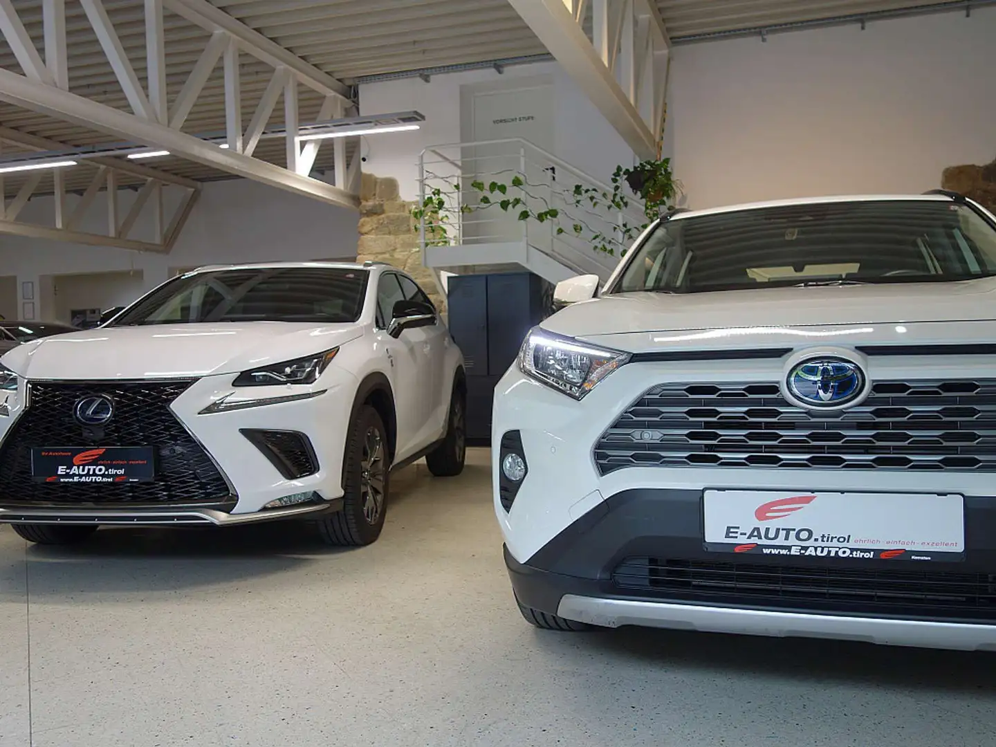 Toyota RAV 4 2,5 Hybrid AWD *ASSISTENZ *GARANTIE *GEPFLEGT Weiß - 2