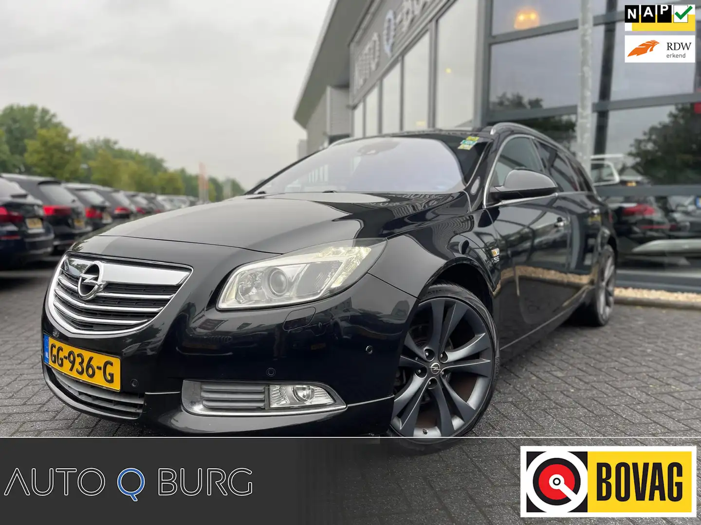 Opel Insignia Sports Tourer 2.0 T Cosmo 4x4 250PK |OPC-Line | Xe Zwart - 1
