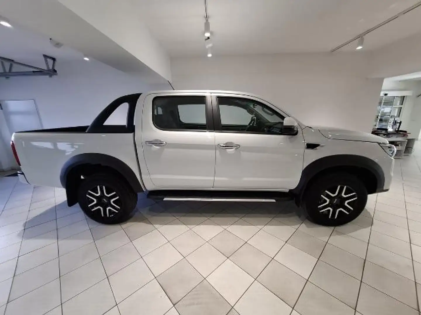 JAC T8 Pro 4x4 2.4L MT Doka Sofort bijela - 2