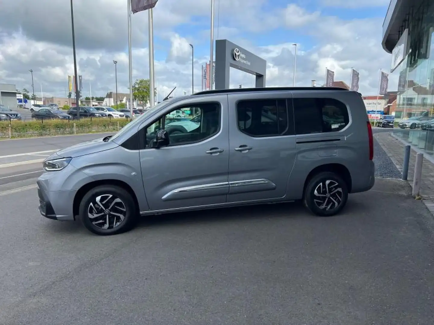 Toyota Verso Family 7pl 1.2L Benzine MT Argintiu - 2