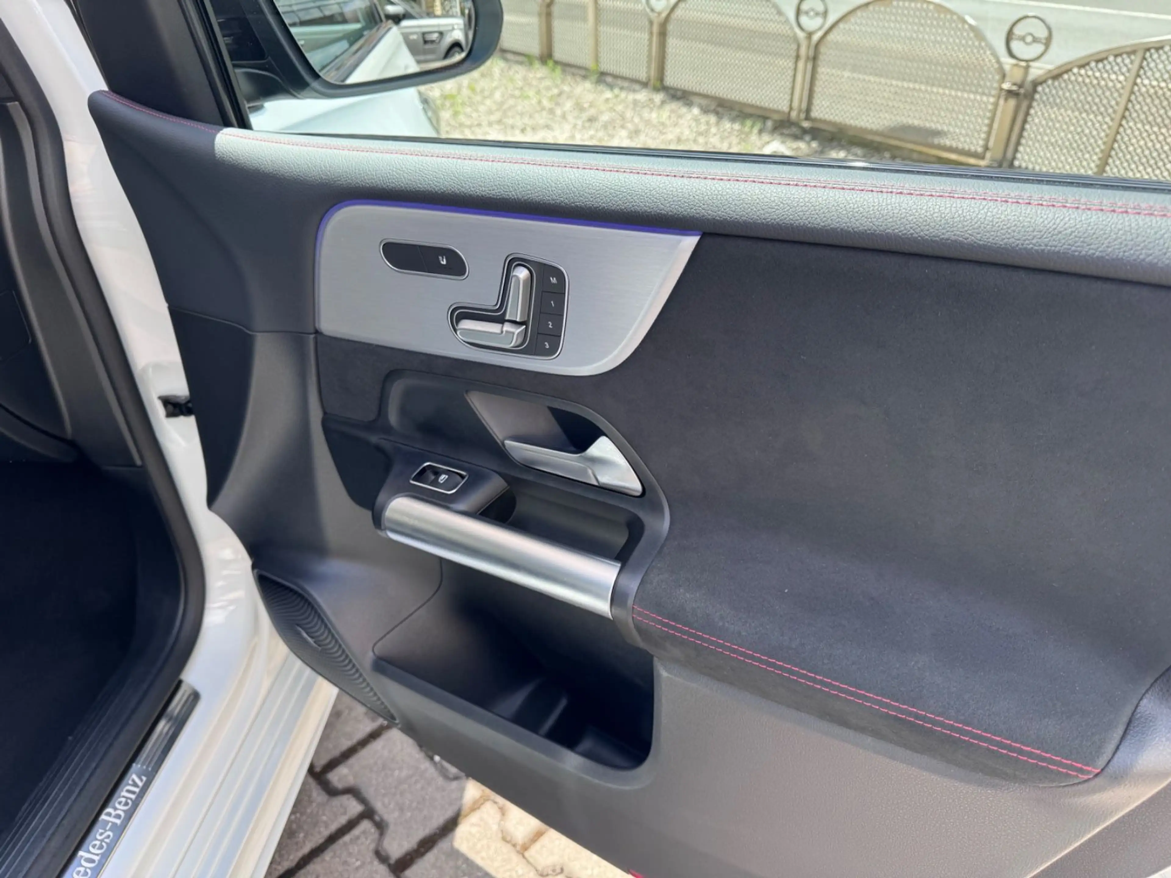 Mercedes-Benz B 220 B B 220,AMG Line,Pano,Standheiz.Autom. — photo 8