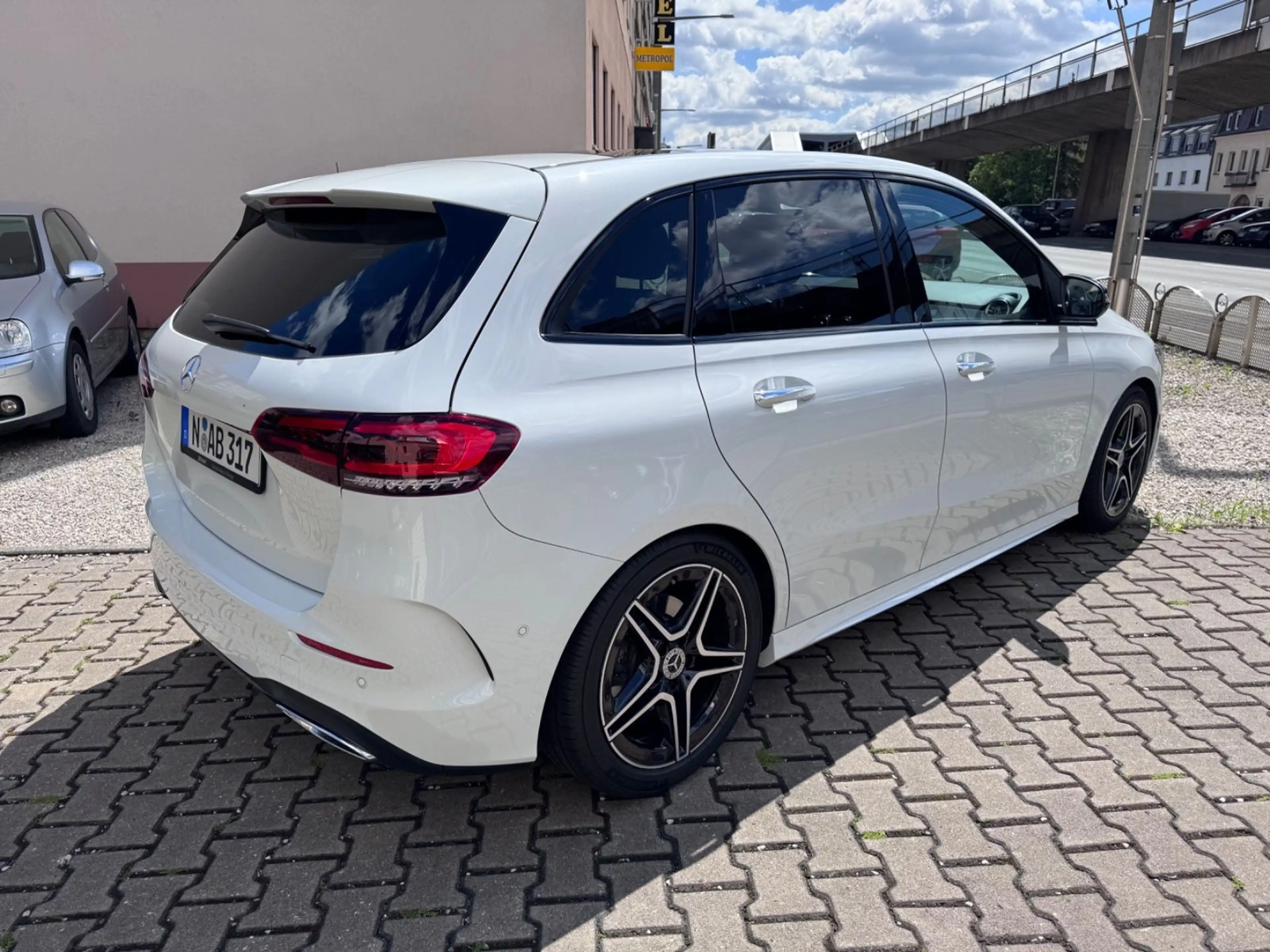 Mercedes-Benz B 220 B B 220,AMG Line,Pano,Standheiz.Autom. — photo 6