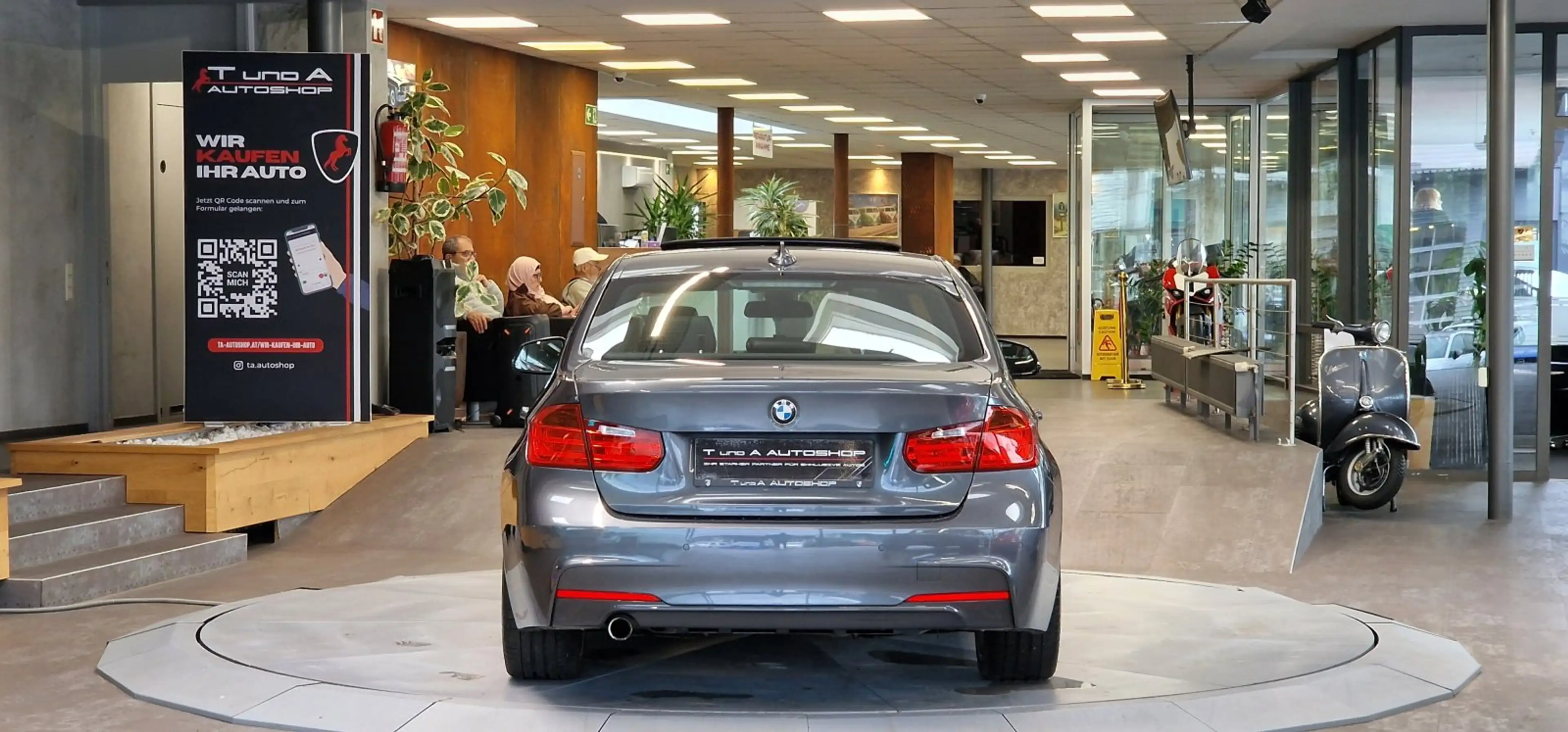 BMW 320 d M-Paket Aut. *Head-up*Schiebedach*Leder*19Zoll* — photo 8