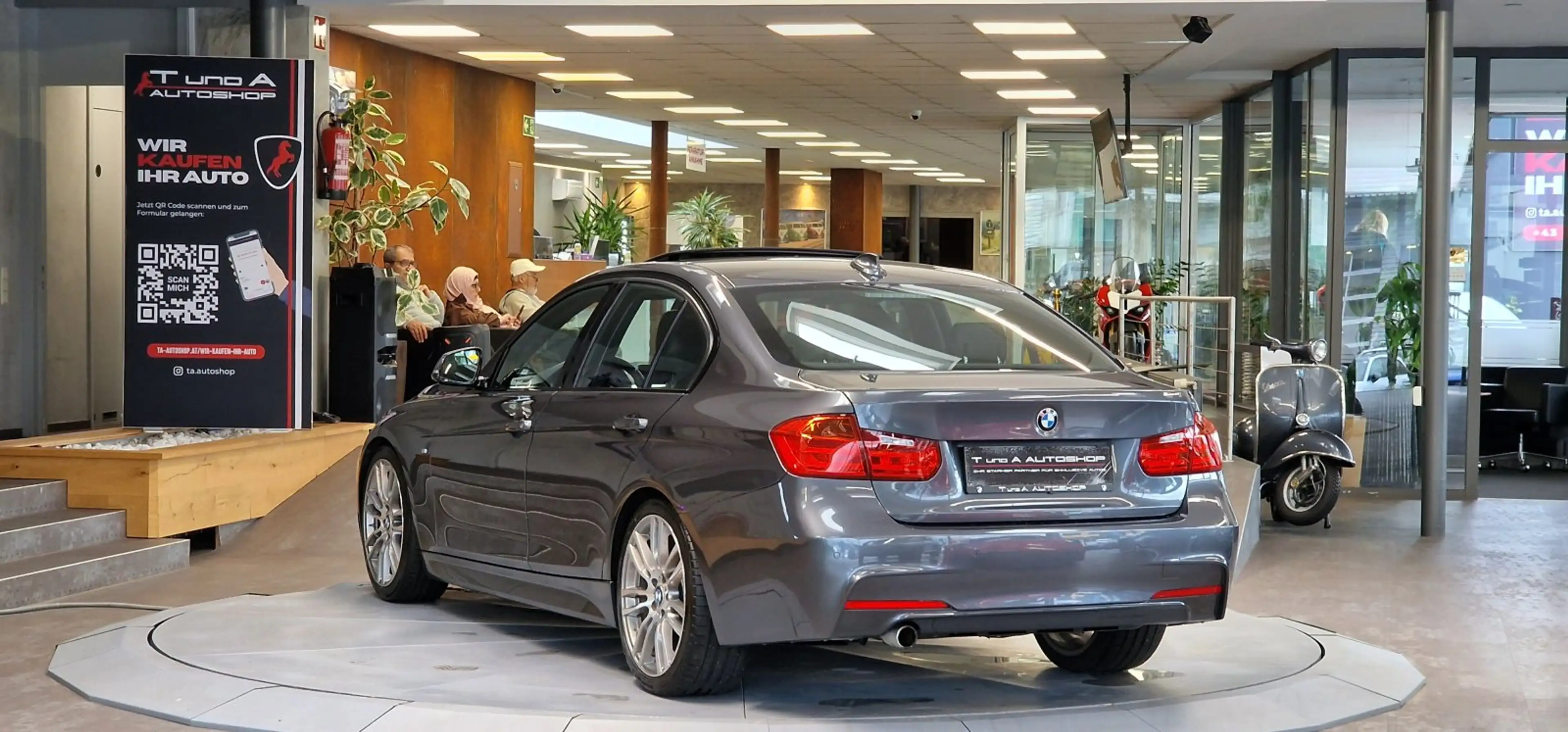 BMW 320 d M-Paket Aut. *Head-up*Schiebedach*Leder*19Zoll* — photo 6