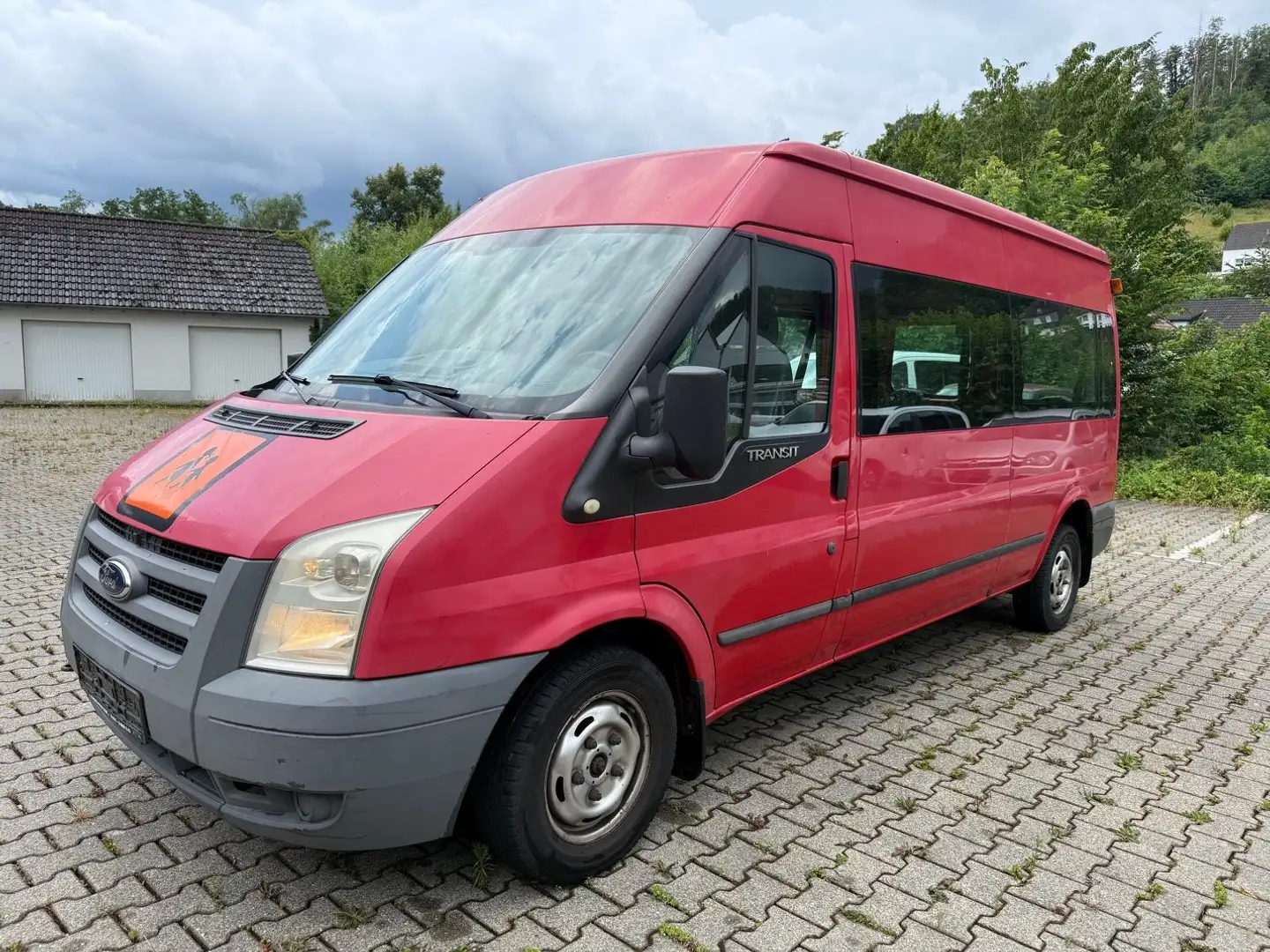 Ford Transit FT 300 L Rouge - 1