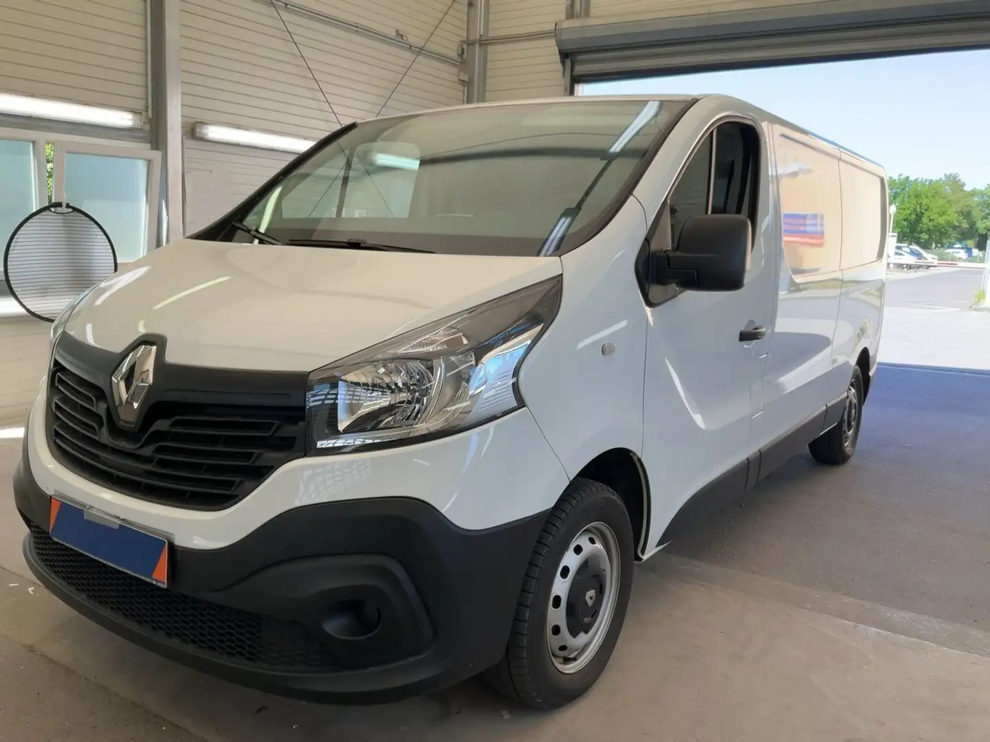Renault Trafic 1.6 dCi L2 3,0t NAVI KLIMA AHK 3SITZE PDC Weiß - 2