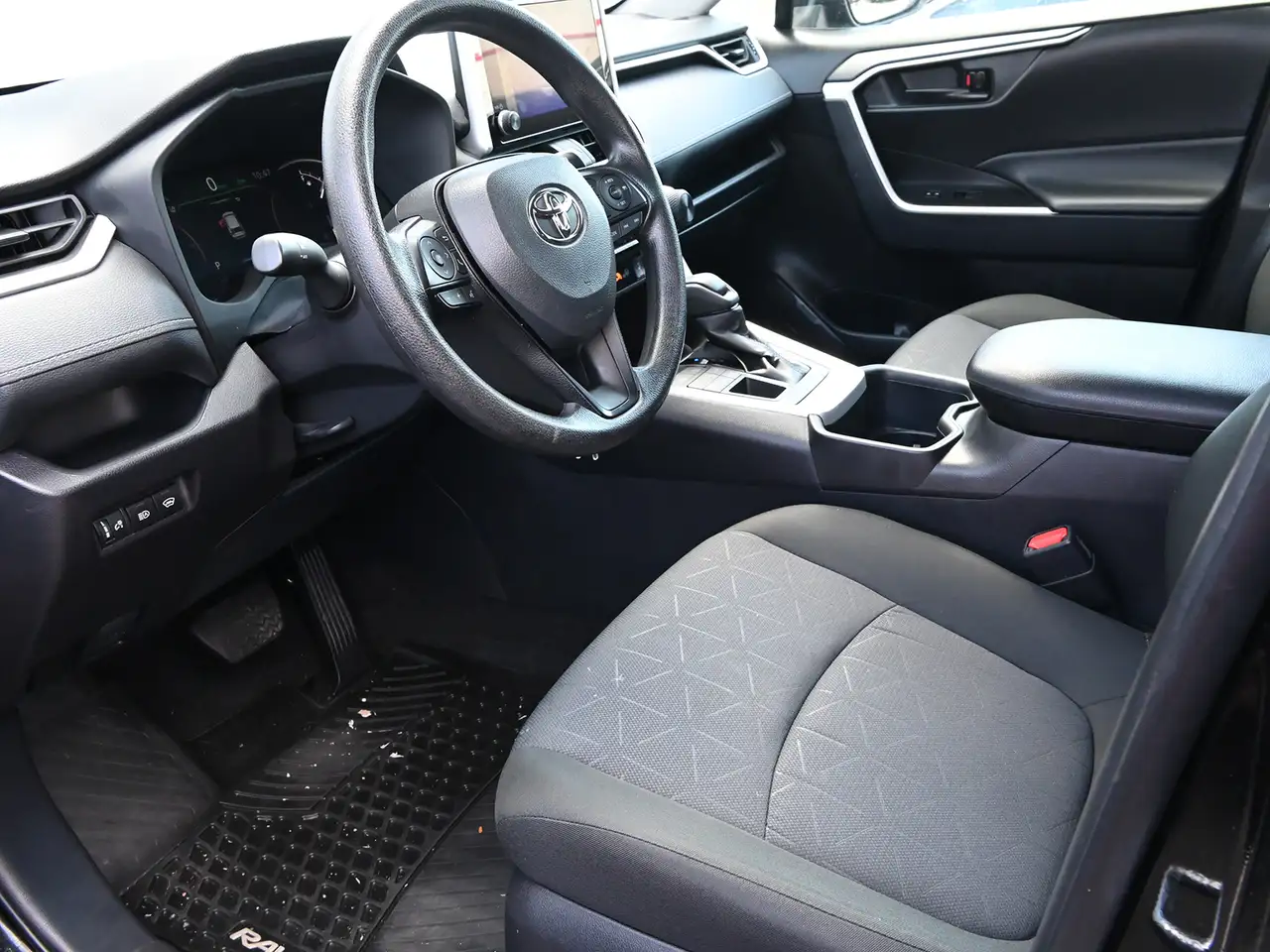 Toyota RAV 4 снимка Toyota RAV 4