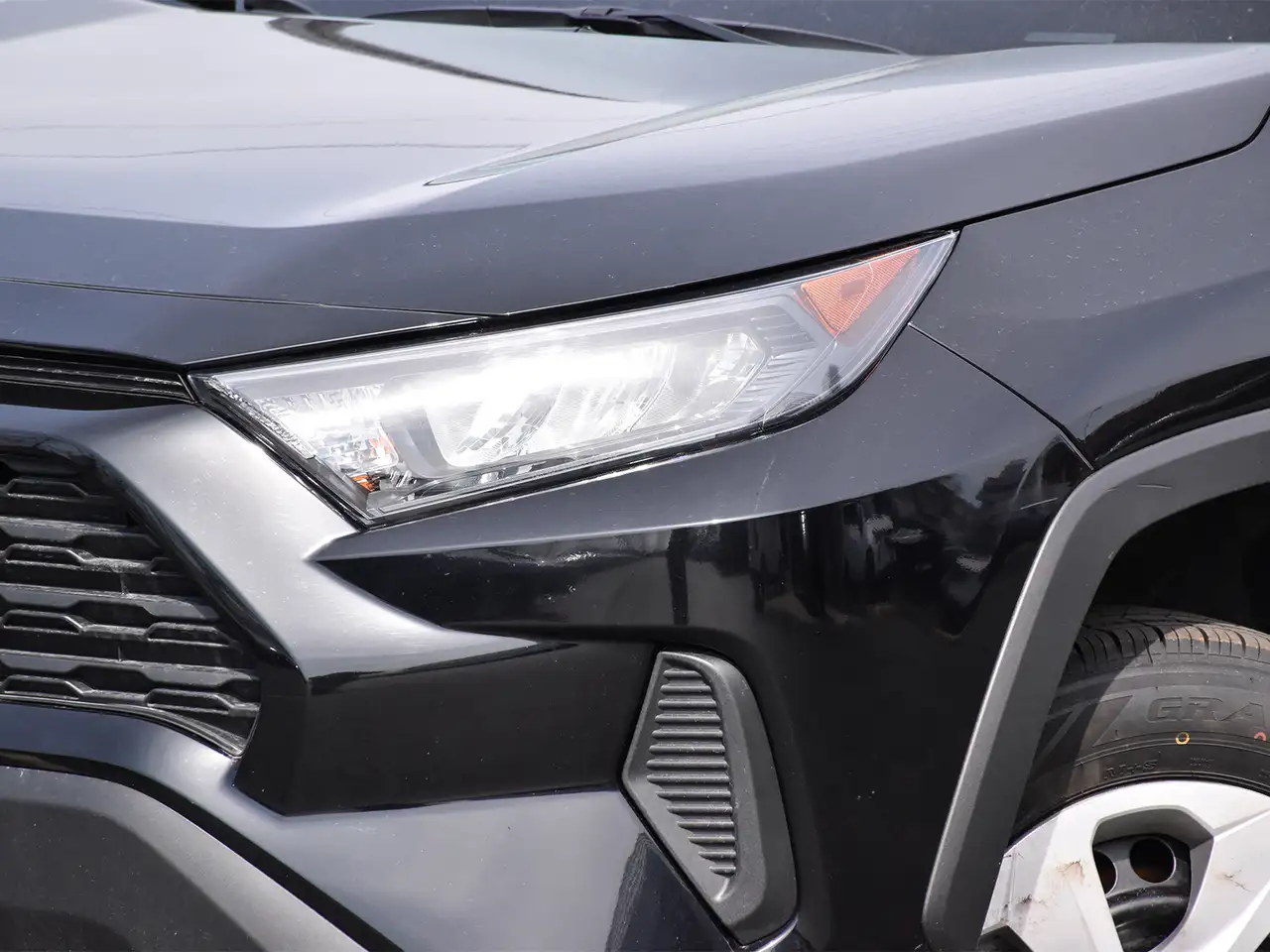 Toyota RAV 4 снимка Toyota RAV 4