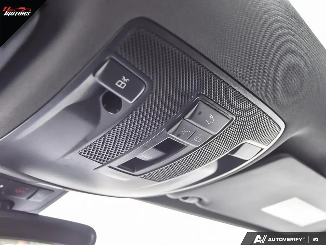 Mercedes-Benz GLA снимка Mercedes-Benz GLA