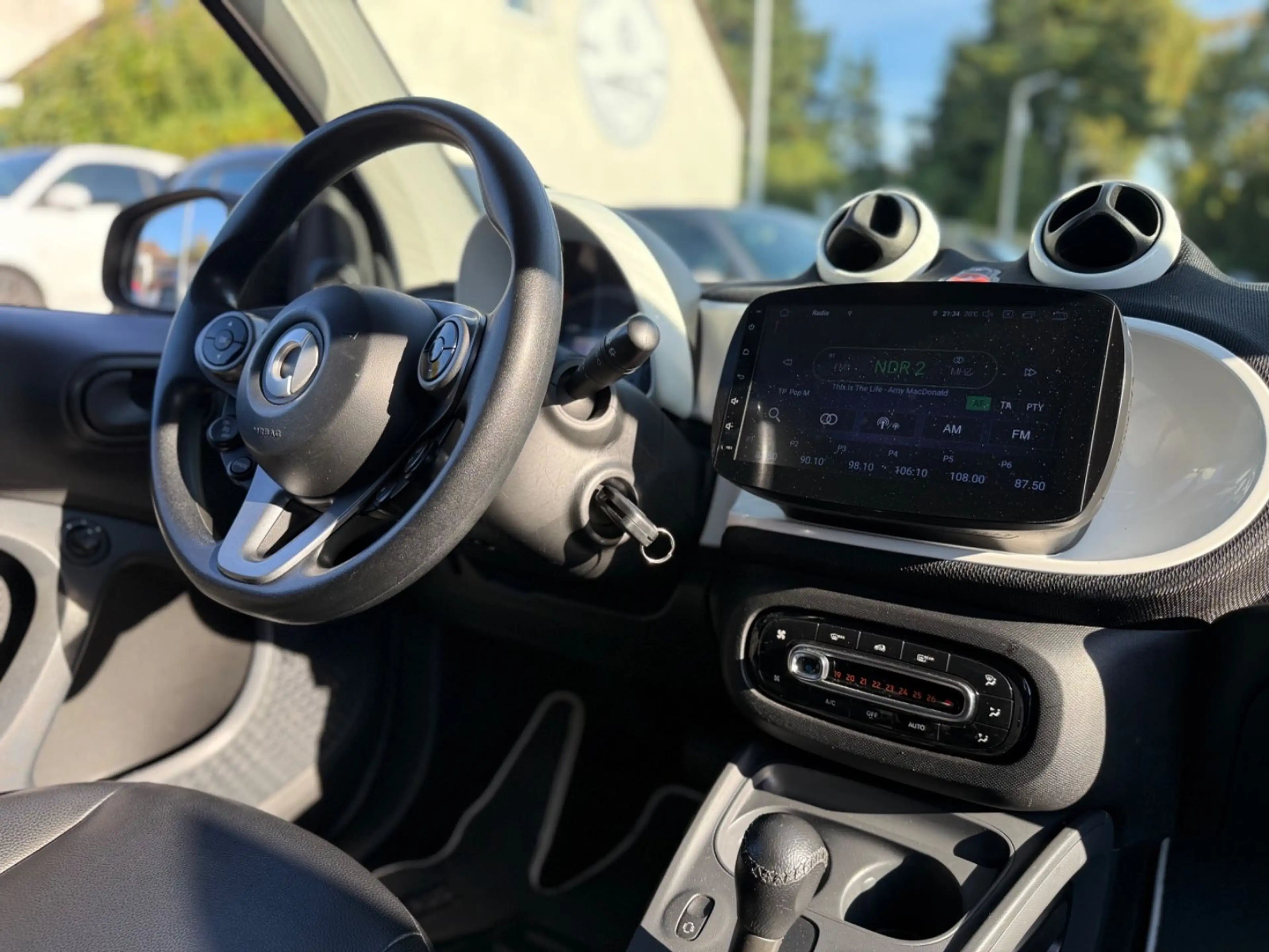 smart forTwo COUPÉ 90PS AUTOMATIK — photo 17